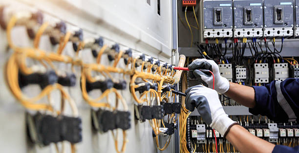 Professional Electrician technician working in Hokendauqua, PA